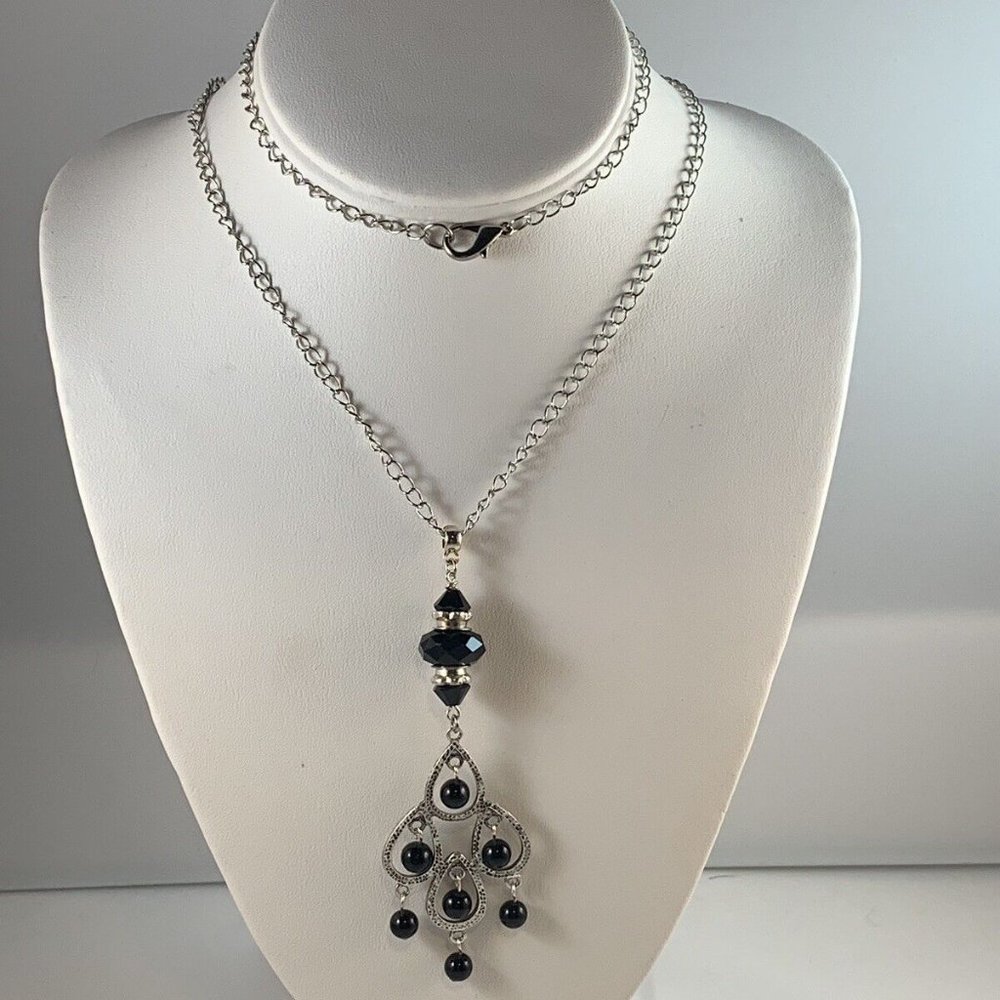 Silver Tone Trace Style Chain Necklace With Black Beads (NA22)
